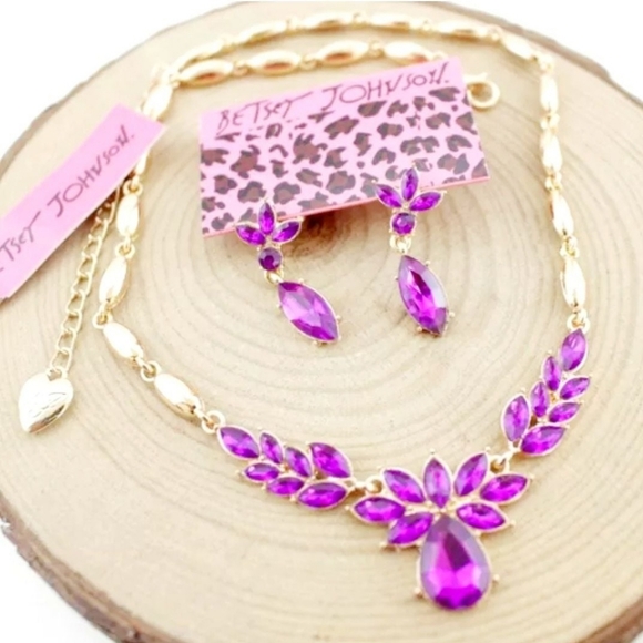 Gold plated pink crystal flower necklace earrings set - Picture 7 of 12